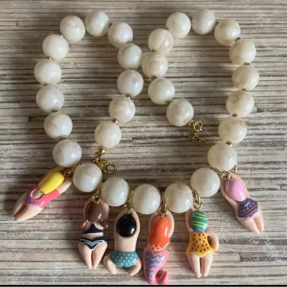 Cute Bikini Beach Girls Necklace - Picture 8 of 8